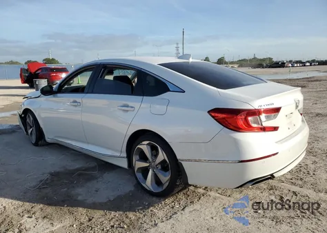 2020 Honda Accord Touring z USA, uszkodzony, nr VIN 1HGCV2F98LA013000